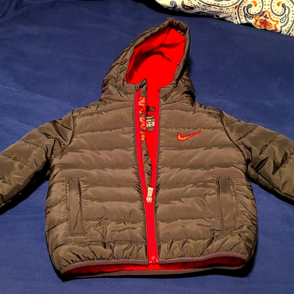 Black and Red Nike fleece jacket size 3t